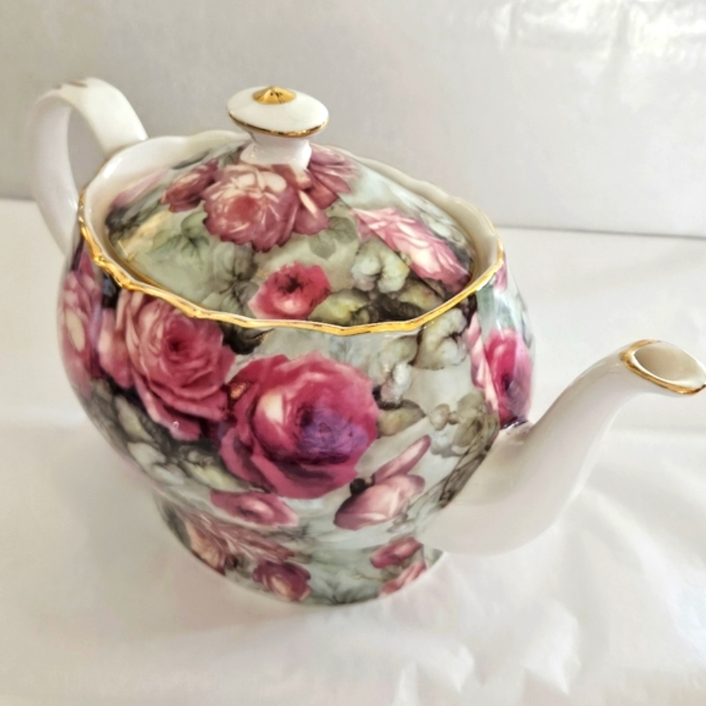 Wow - Roses! Grace's Teaware Teapot - Picture 10 of 15